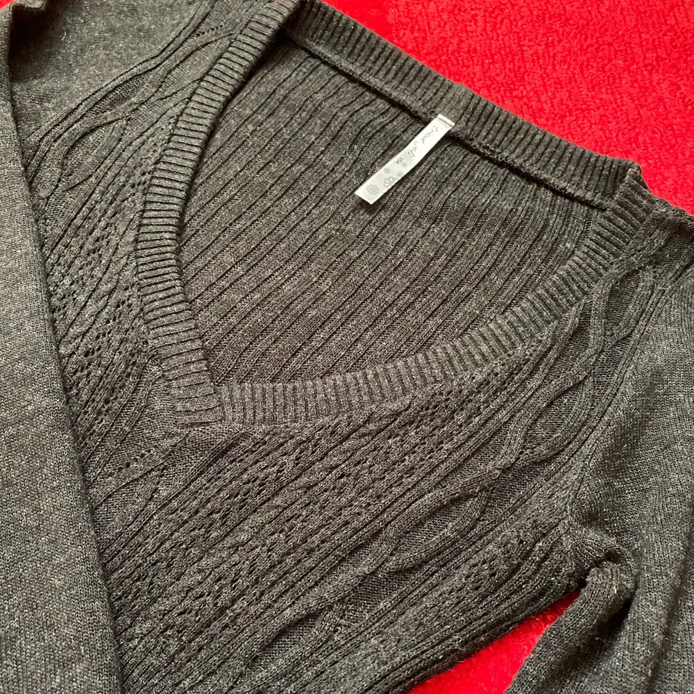 Tricot Joli Cable Knit V neck Pullover
